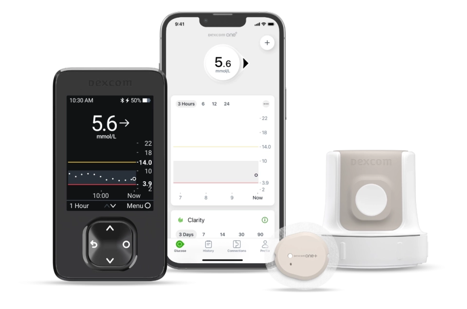 Obr. 2 Systém Dexcom ONE+ automaticky přenáší hodnoty glukózy do&nbsp;kompatibilního chytrého telefonu nebo do&nbsp;přijímače. Pacient vidí aktuální hodnotu, směr jejího vývoje a&nbsp;může využívat individuálně nastavitelné výstrahy bez nutnosti skenování senzoru